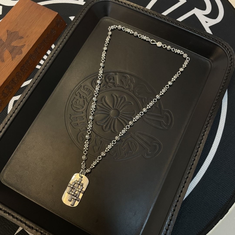 Ch**me He**ts necklaces